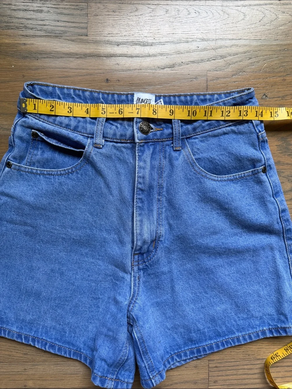 Princess Polly Blue High-Rise Denim Shorts size 6 - Picture 5 of 8